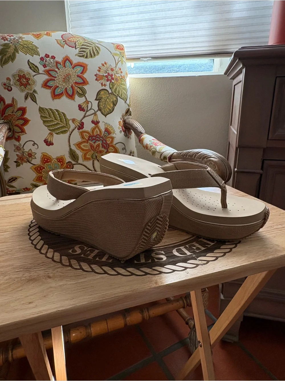 Volatile Women’s Beige Wedge Thong Sandals-Y2K Your Momma’s Sandal